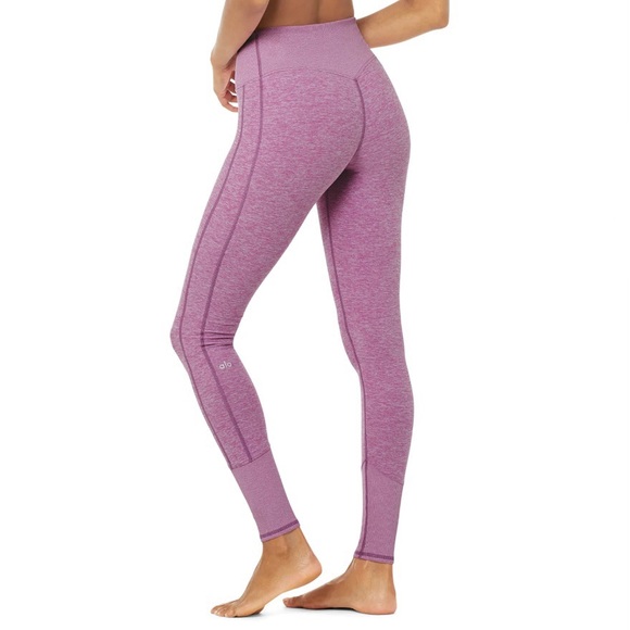 Alo Yoga - High-Waist Alosoft Lounge Legging in Electric Violet Heather - Picture 2 of 6
